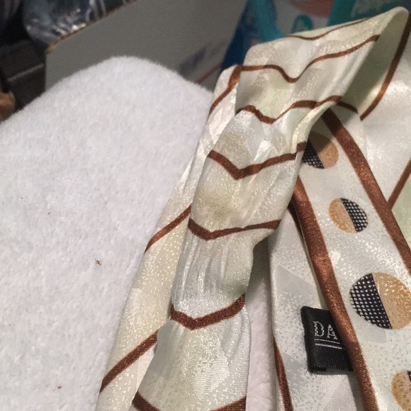 Daniel Ellissa Tie - Picture 4 of 4